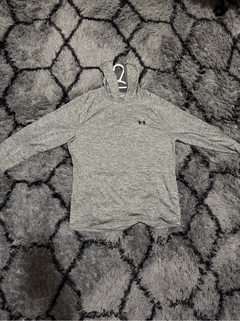 Under Armour Men's Heathered Gray Long-Sleeve Hoodie Shirt